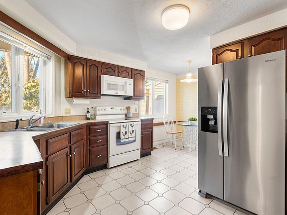 5th image of 75 Walden Pond Dr #75
