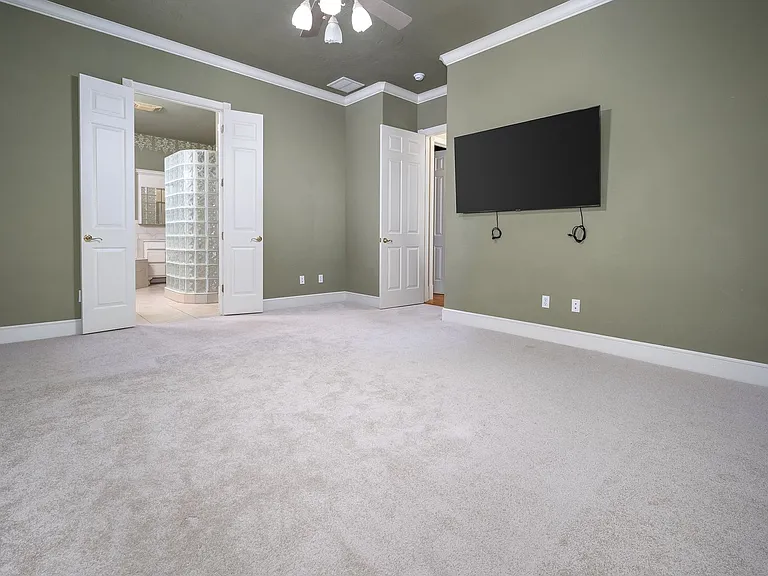1032 W Lindsey St #A — Photo 11