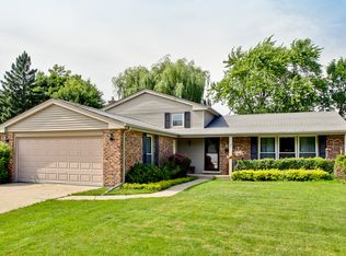 310 E Burr Oak Dr, Arlington Heights, IL 60004