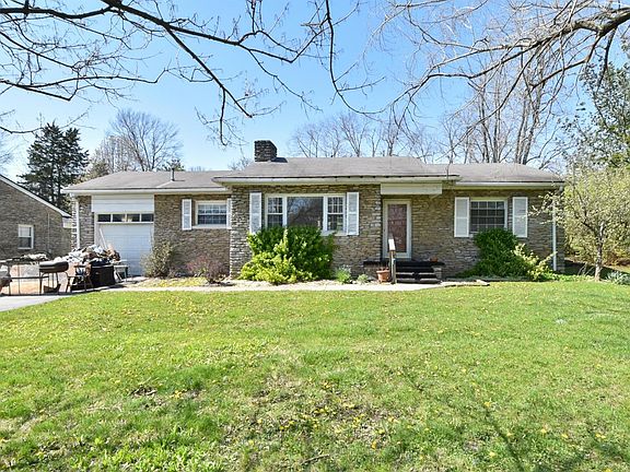 2nd image of 30 Parkway Dr