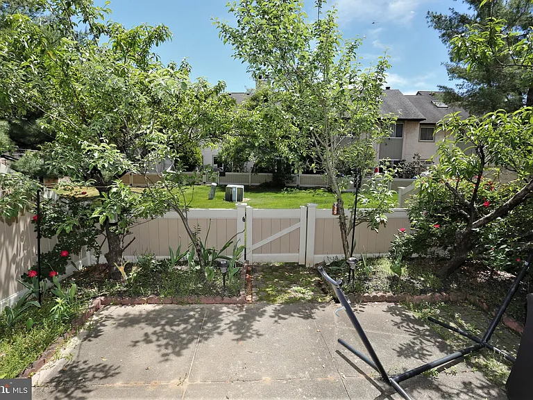 94 Tennyson Dr — Photo 19