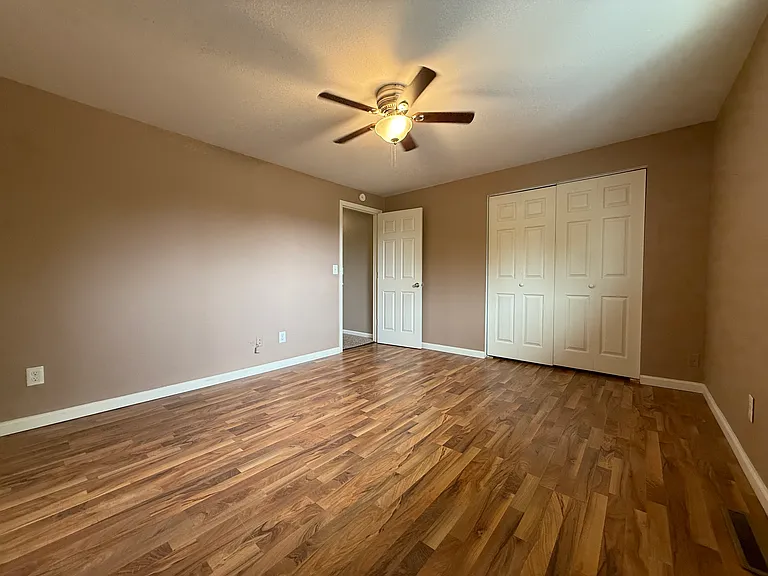 409 Lakeside Ave — Photo 13