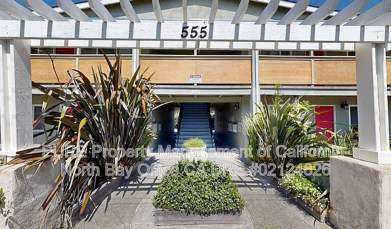 555 Dexter St #H — Photo 4