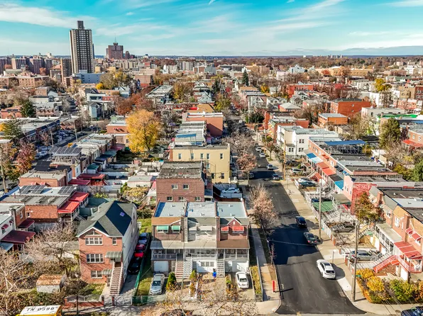 3617 Laconia Avenue image 43 of 46