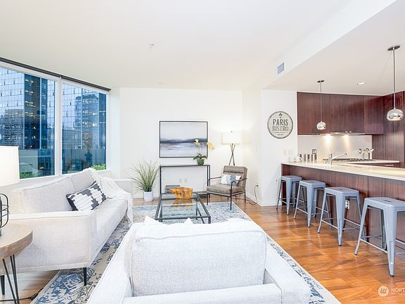 5th image of 10700 NE 4th Street #906
