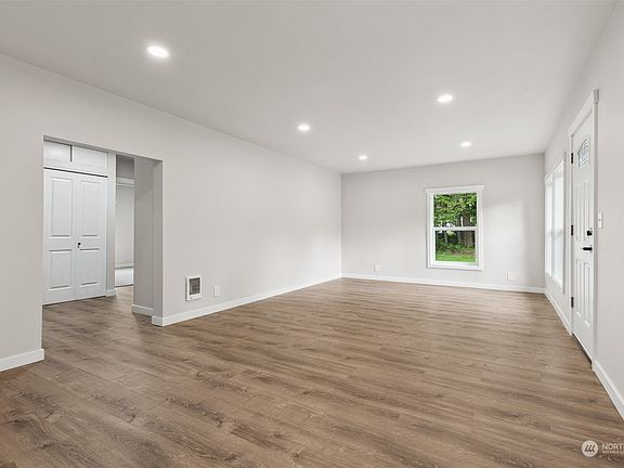 3rd image of 79 Aldergrove Drive