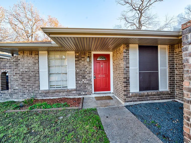 6331 Oaknut Dr — Photo 2