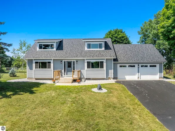 619 N West Silver Lake Rd, Traverse City, MI 49685