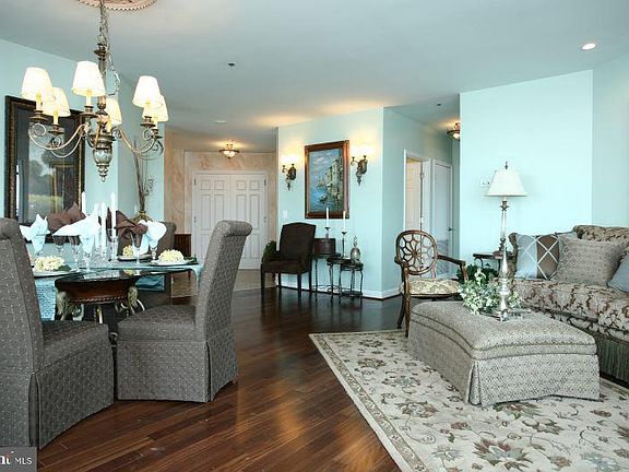 4th image of 100 Harborview Dr Unit 1801