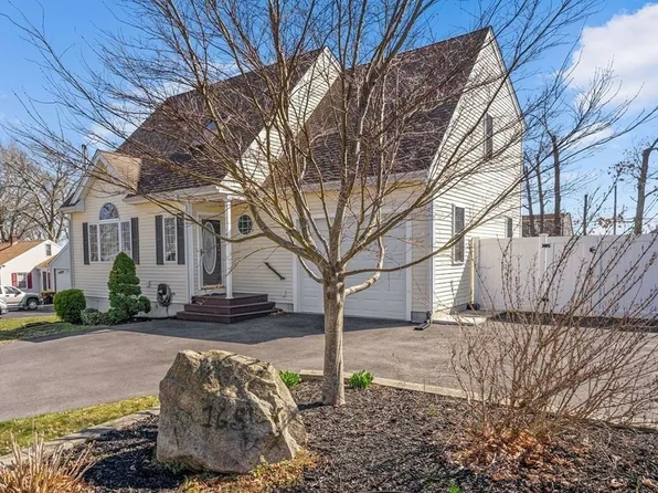 165 Frost St, Fall River, MA 02721