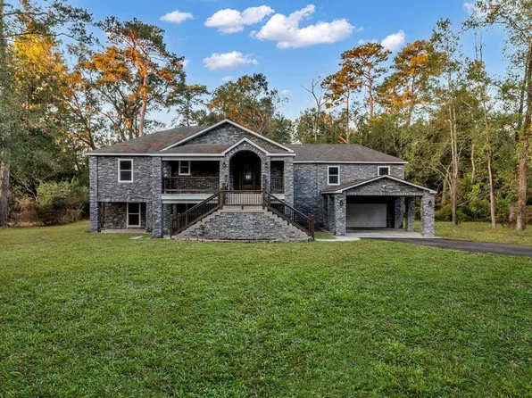 83 White Oak Dr N, New Caney, TX 77357