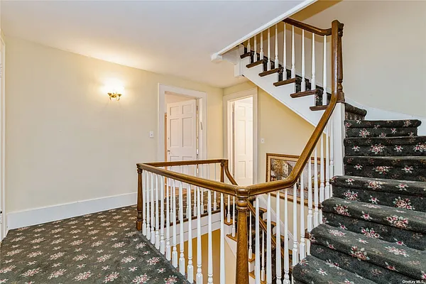 Sold by Prime Realty | media 19