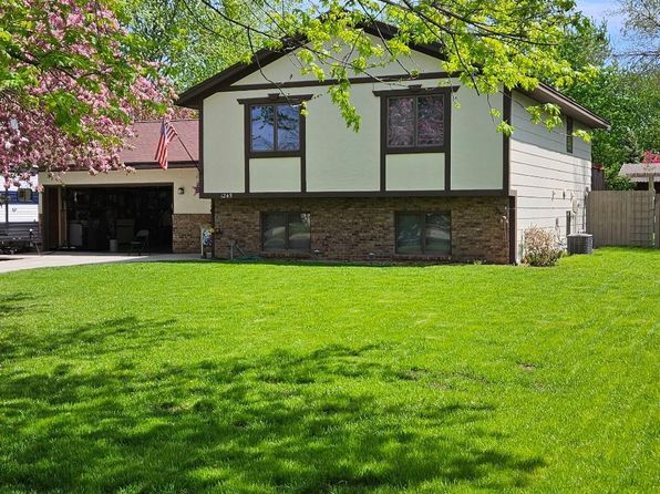 1245 Polk St S, Shakopee, MN 55379
