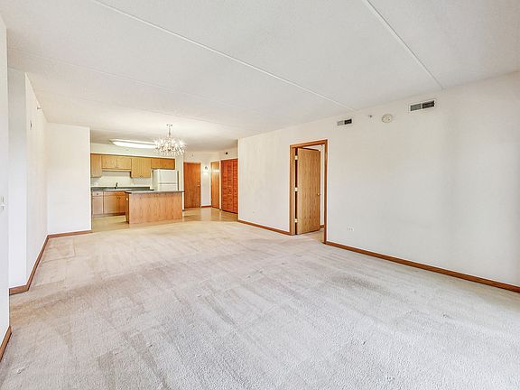 5th image of 435 Alles St Unit 401