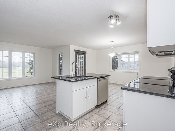 3rd image of 62 Victoria Rd N
