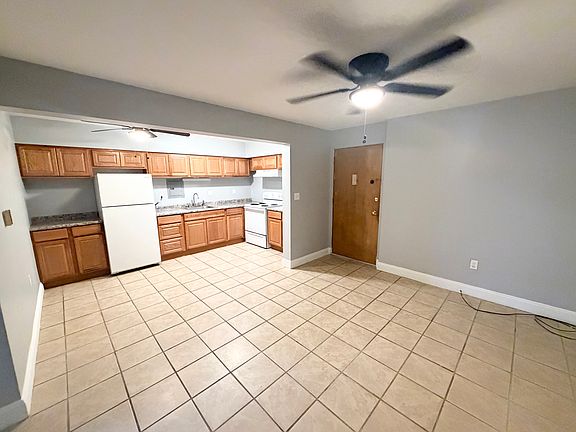 4th image of 242 Noble Ave APT 25