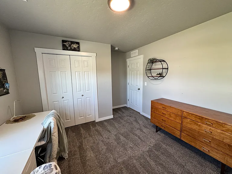 6580 S Birch Creek Ave — Photo 2