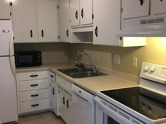 3rd image of 4785 Tradewinds Dr