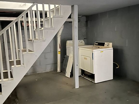 4th image of 8940 Harmony Dr