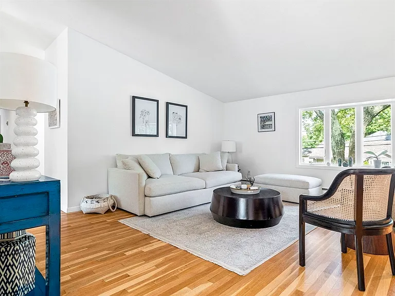6 Nelson Dr — Photo 11
