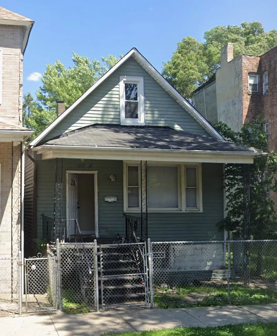 9021 S Exchange Ave photo 1