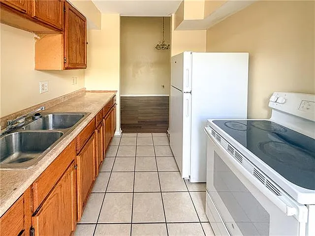 7621 Alabama St — Photo 3