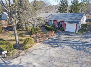 63 Nottingham Dr, Middle Island, NY 11953