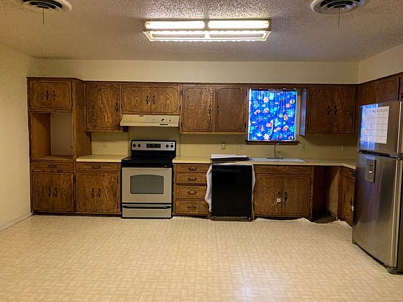 3rd image of 103 S Mesquite