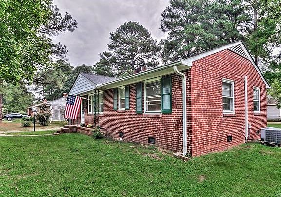 4th image of 216 Stuttaford Dr