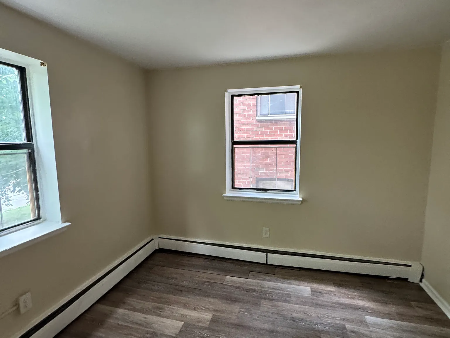 2 bed, 900 sqft, $1,600 — Photo 2