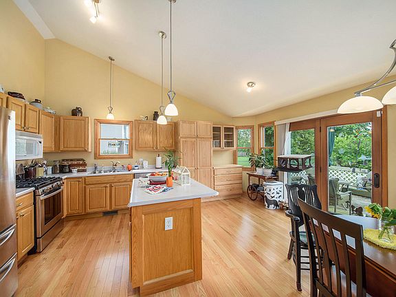 5th image of 27420 Birmingham Ct