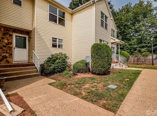 377 Keswick Dr, Piscataway, NJ 08854
