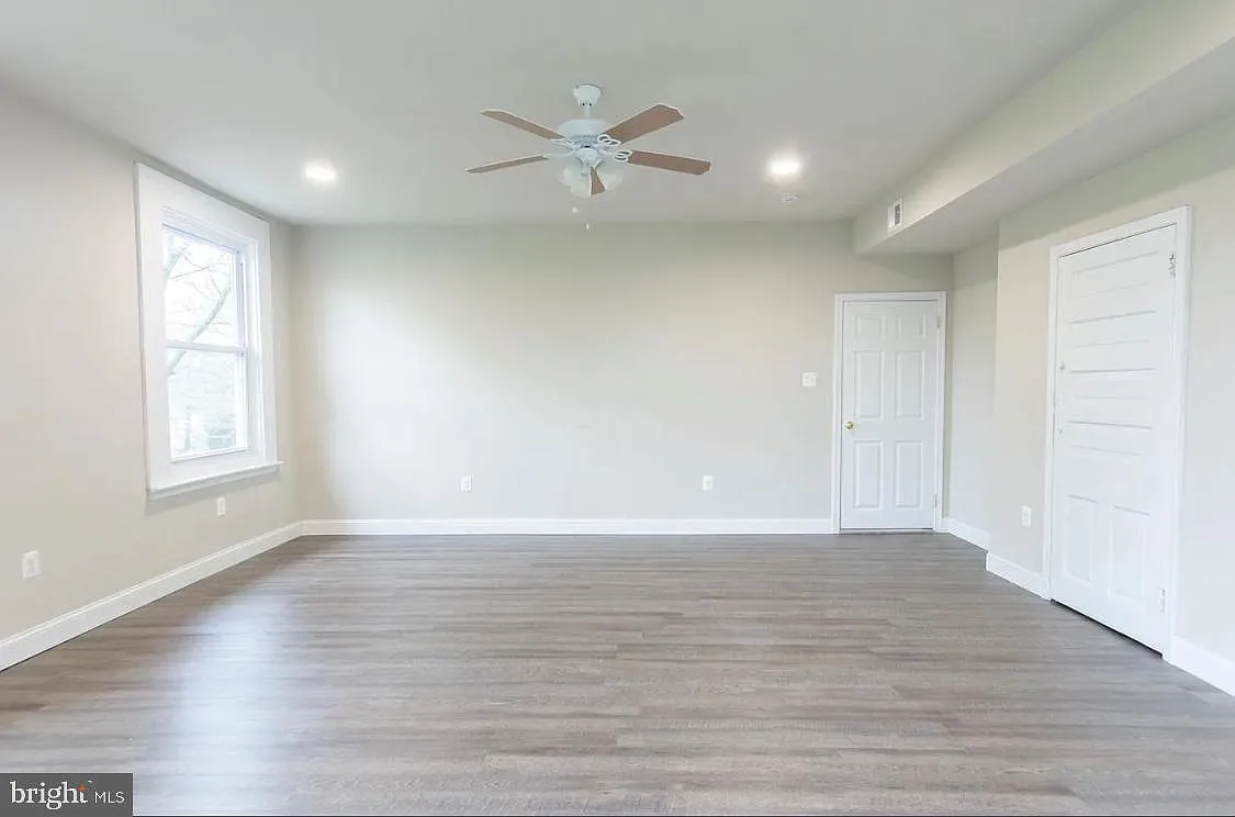 Building Photo - 115 Montgomery Ave #2