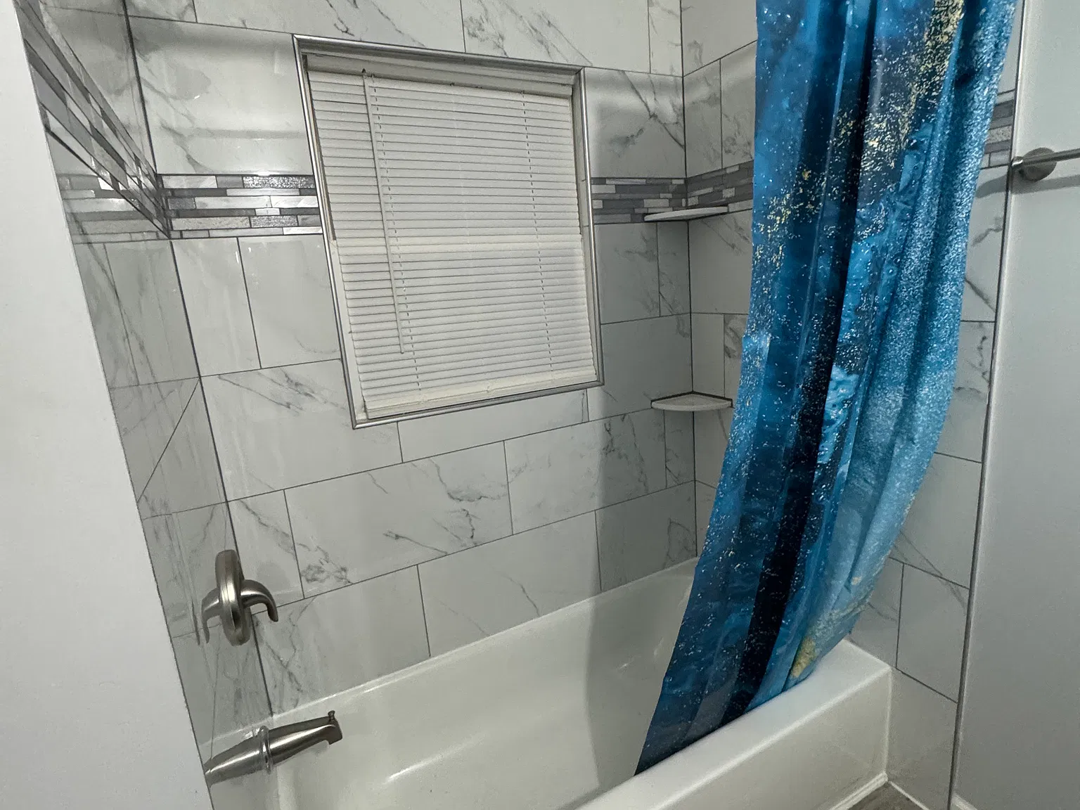 2 bed, 700 sqft, $890 — Photo 1