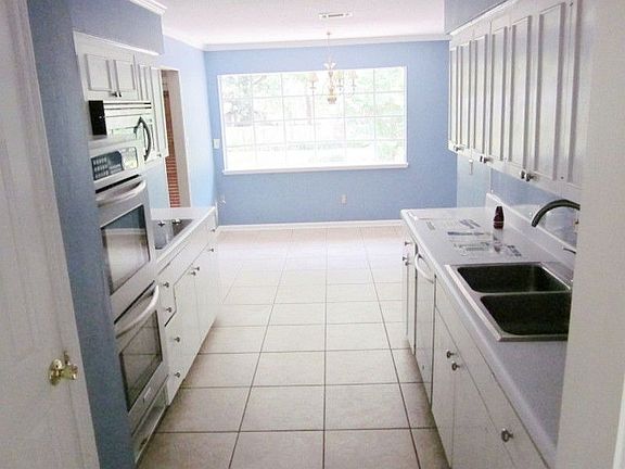 2nd image of 2302 Beau Monde St