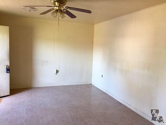 2nd image of 208 Marleen St