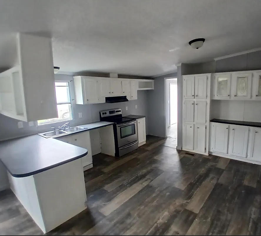 Photo 2 of 9 - 303 Jessica Dr - Seneca, SC Kitchen - 303 Jessica Dr