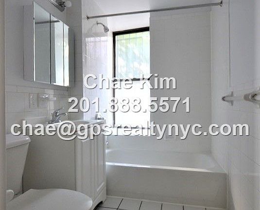 5th image of 30 Bradhurst Ave #1