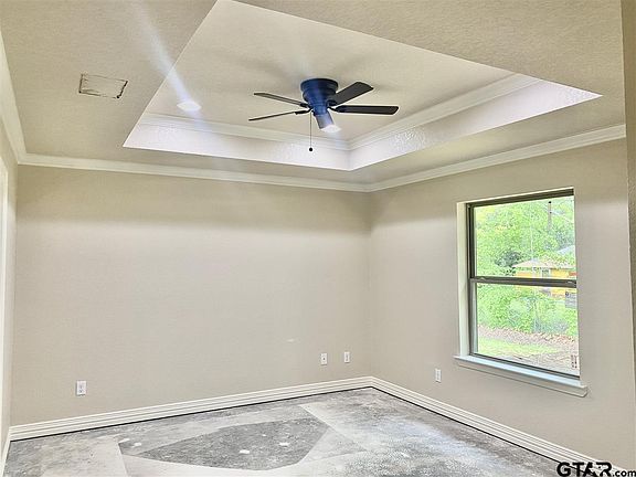 5th image of 2091 N Moore Ave