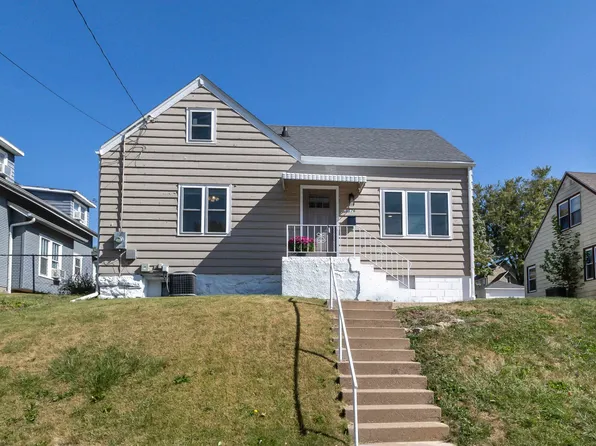 1576 Wood St, Dubuque, IA 52001