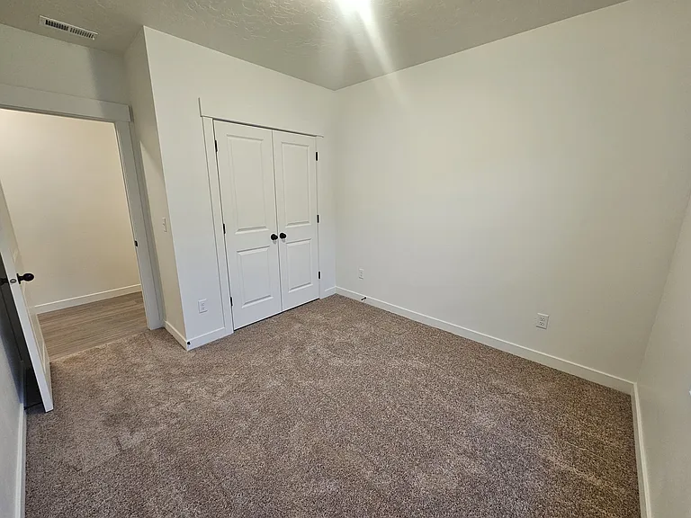 895 E Antelope Dr — Photo 14
