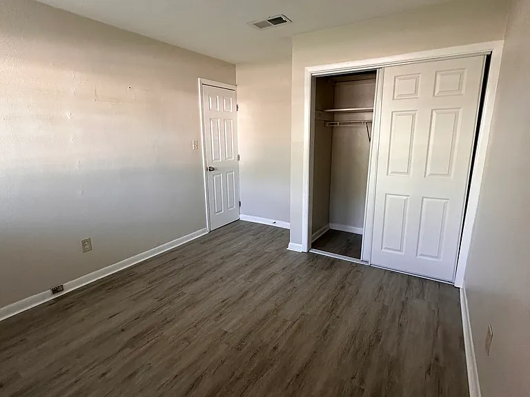 3445 NW 8th Ave — Photo 5