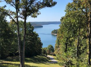 50 Woodlake Dr, Eureka Springs, AR 72631