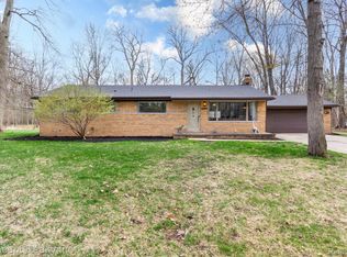 21247 Shurley Dr, Grosse Ile, MI 48138