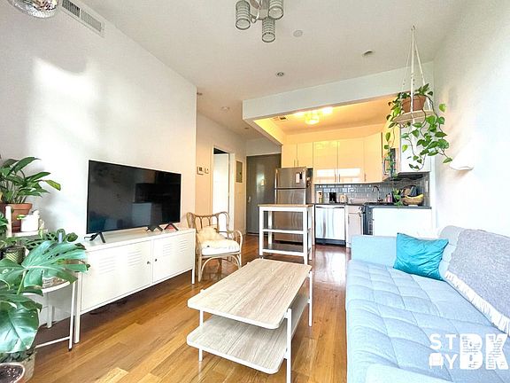4th image of 739 Lafayette Ave #3R