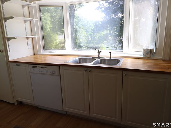 5th image of 33 Ridge Circle