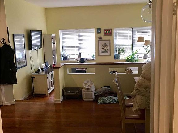 3rd image of 529 W Broadway #3B