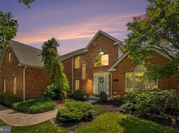 155 Country Club Dr, Lansdale, PA 19446