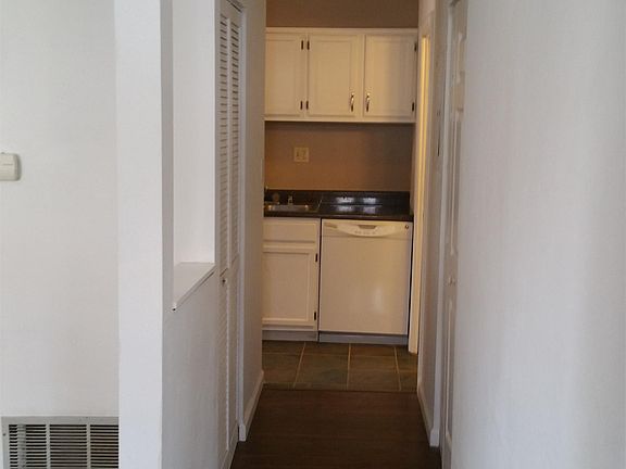 2nd image of 348 N Newstead Ave