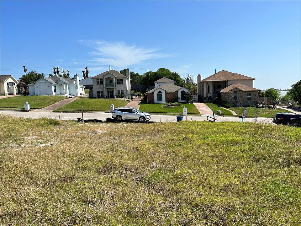 2nd image of 1009 Bluff Dr